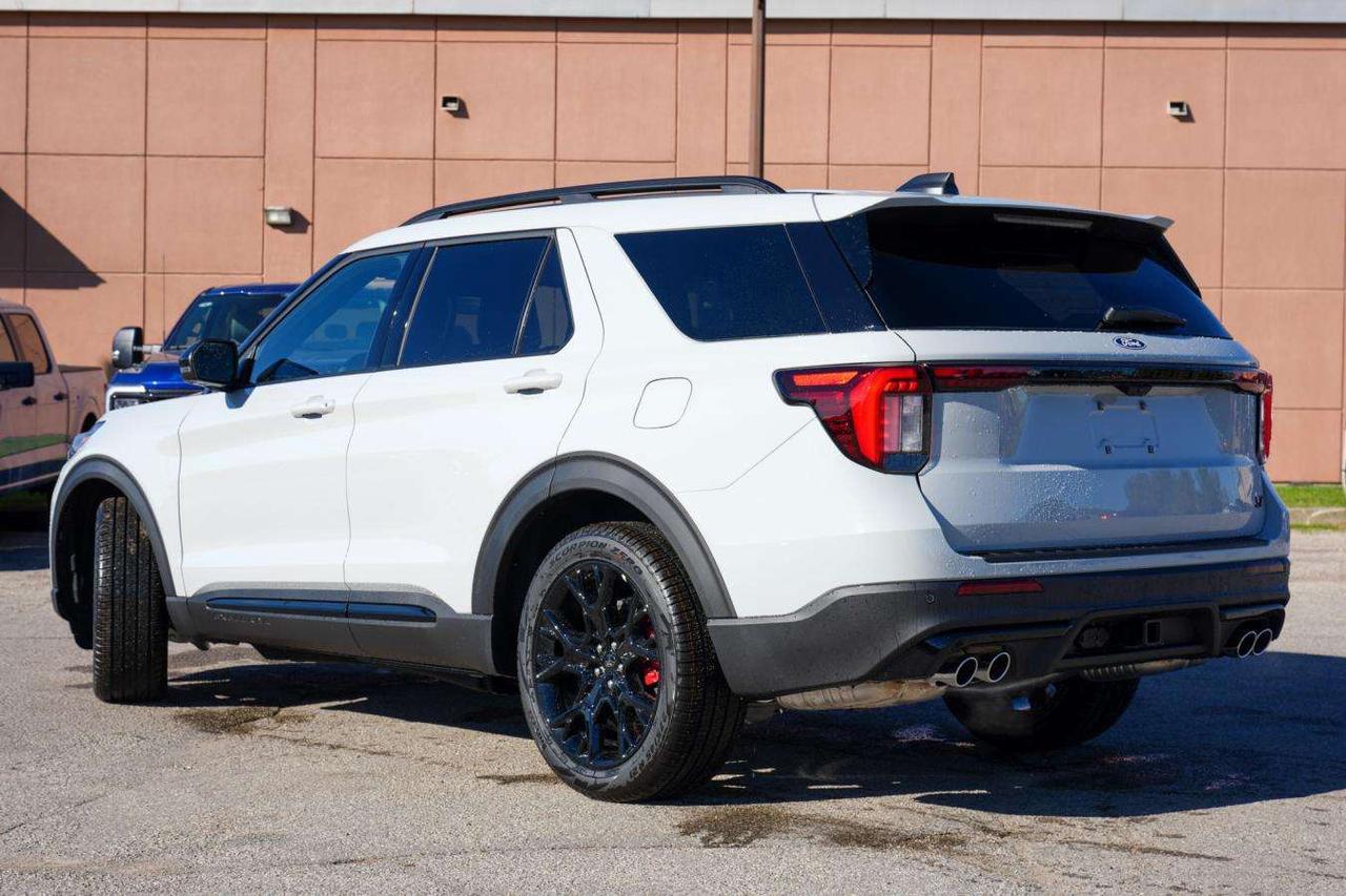 2027 Ford Explorer ST AWD SINISTER PKG 360 BACK UP CAM 6 PASSENGER Photo