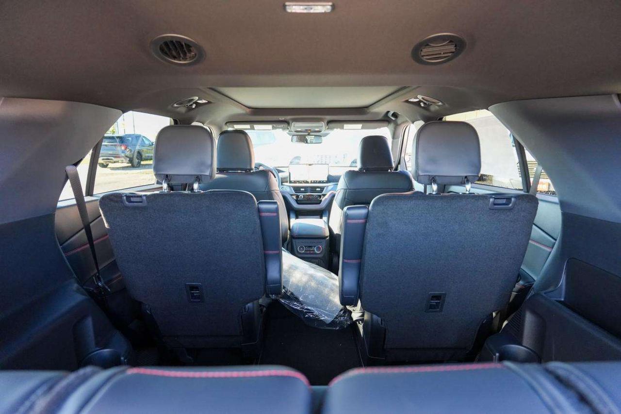 2027 Ford Explorer ST AWD SINISTER PKG 360 BACK UP CAM 6 PASSENGER Photo