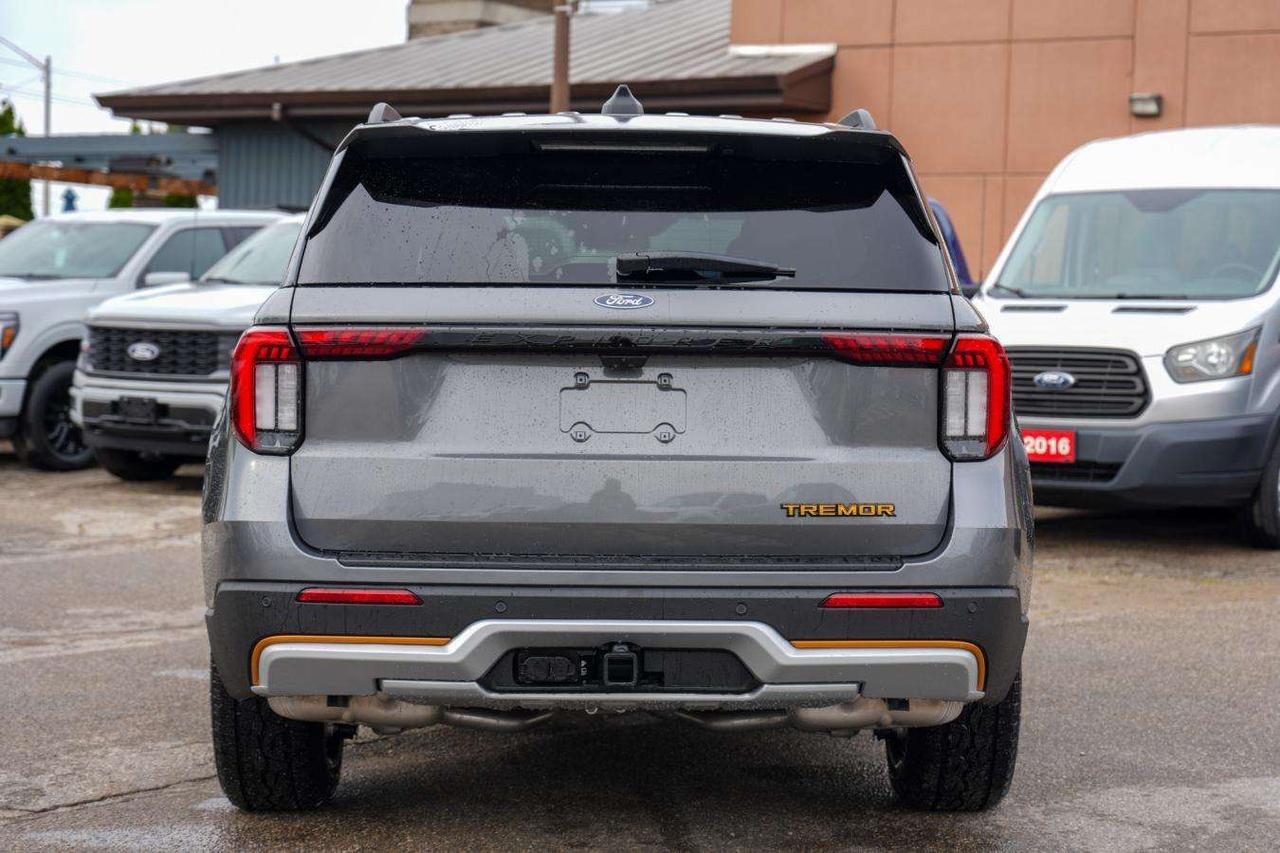 2027 Ford Explorer TREMOR 4WD STOW N GO 6 PASSENGER Photo
