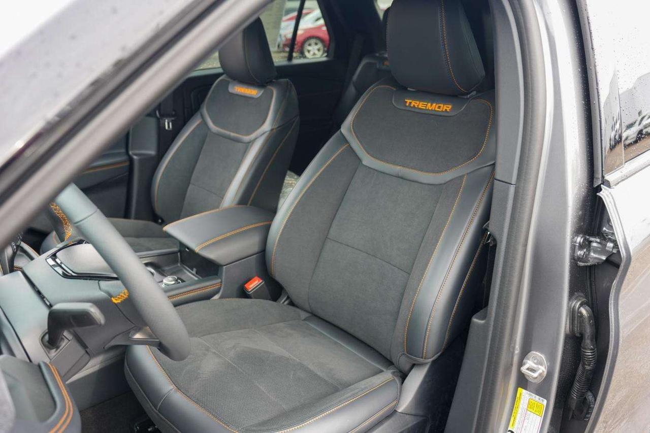 2027 Ford Explorer TREMOR 4WD STOW N GO 6 PASSENGER Photo