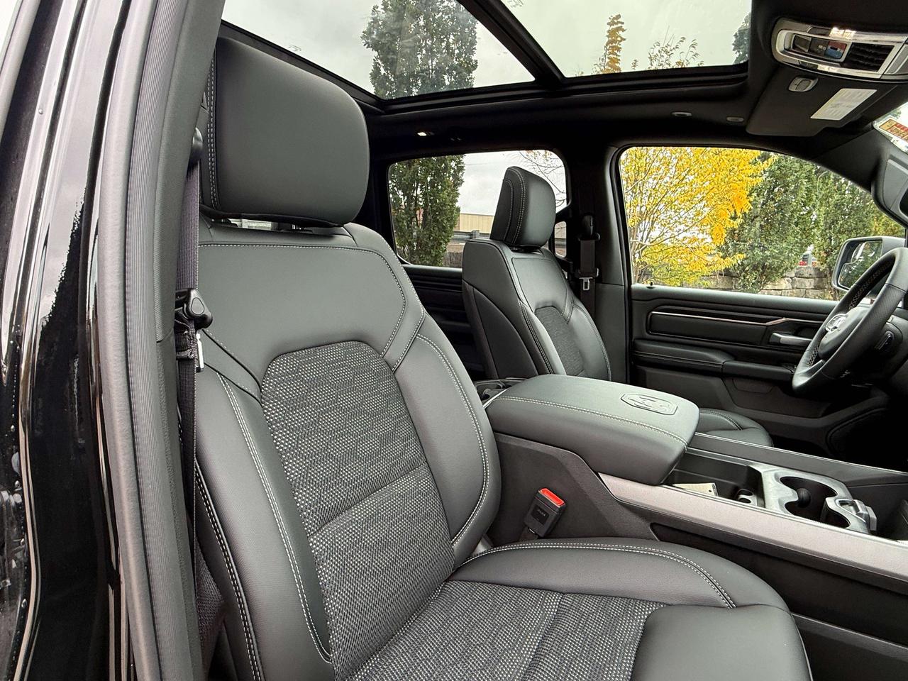 2022 RAM 2500 Limited | NAVIGATION | BLIND SPOT | REMOTE START | Photo