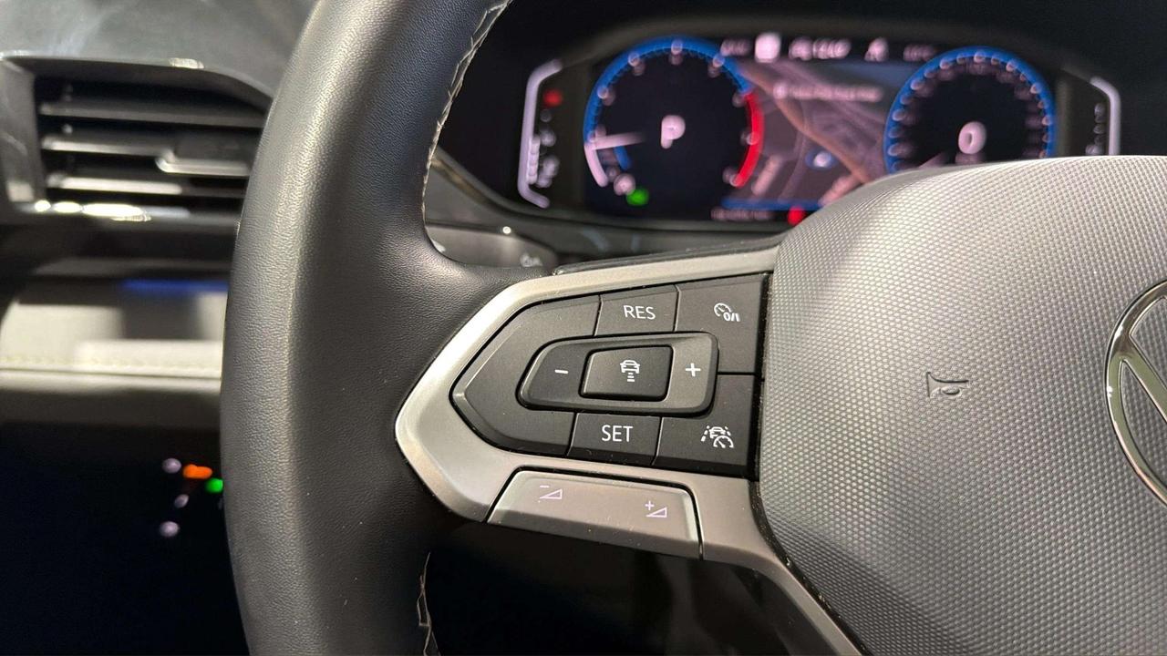 2023 Volkswagen Taos HIGHLINE| ONE OWNER| LEATHER| SUNROOF| NAVI| Photo