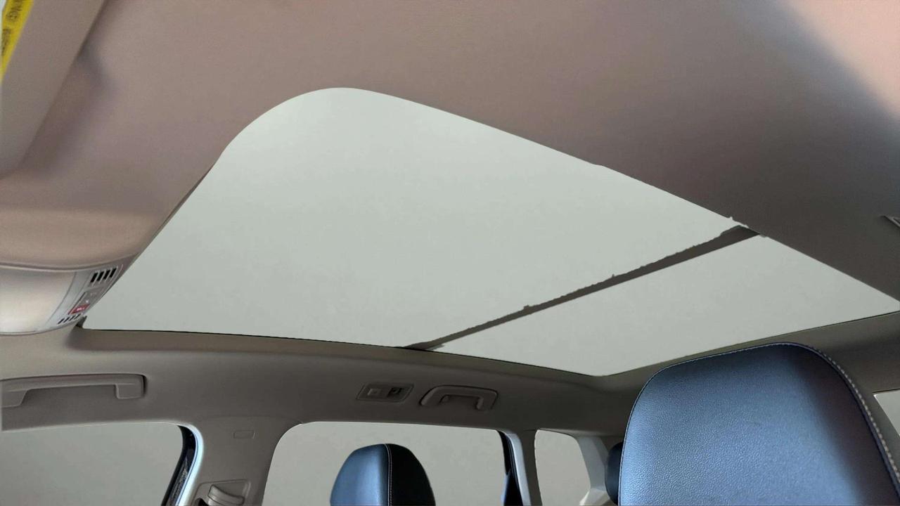 2023 Volkswagen Taos HIGHLINE| ONE OWNER| LEATHER| SUNROOF| NAVI| Photo