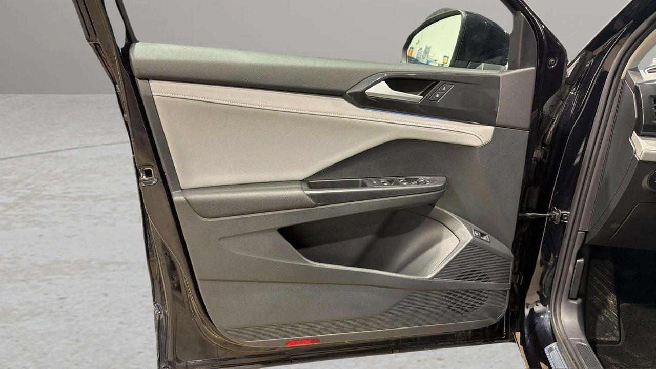 2023 Volkswagen Taos HIGHLINE| ONE OWNER| LEATHER| SUNROOF| NAVI| Photo