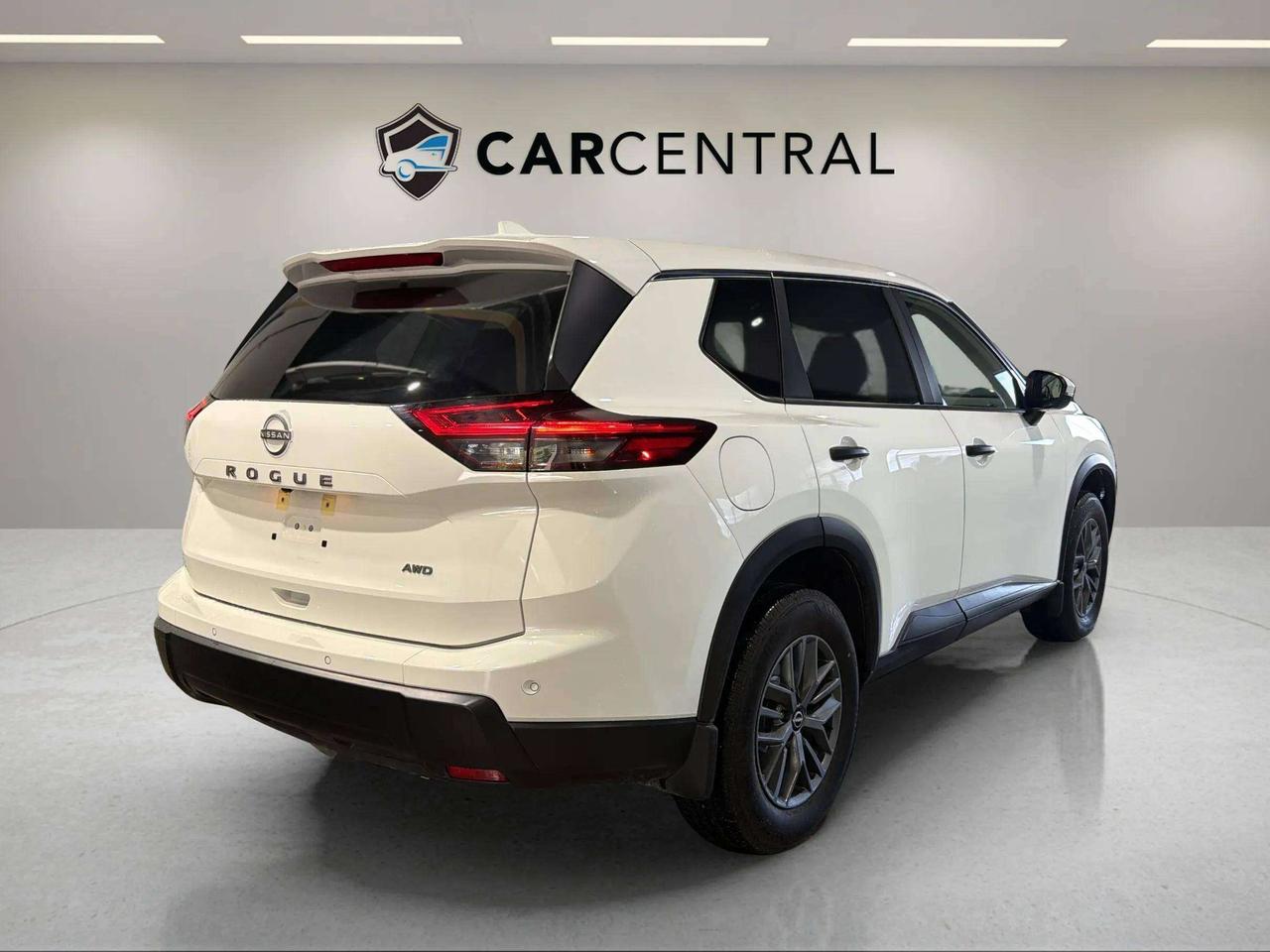 2024 Nissan Rogue S| CLEAN CARFAX| AWD| ONE OWNER| BLIND SPOT Photo4