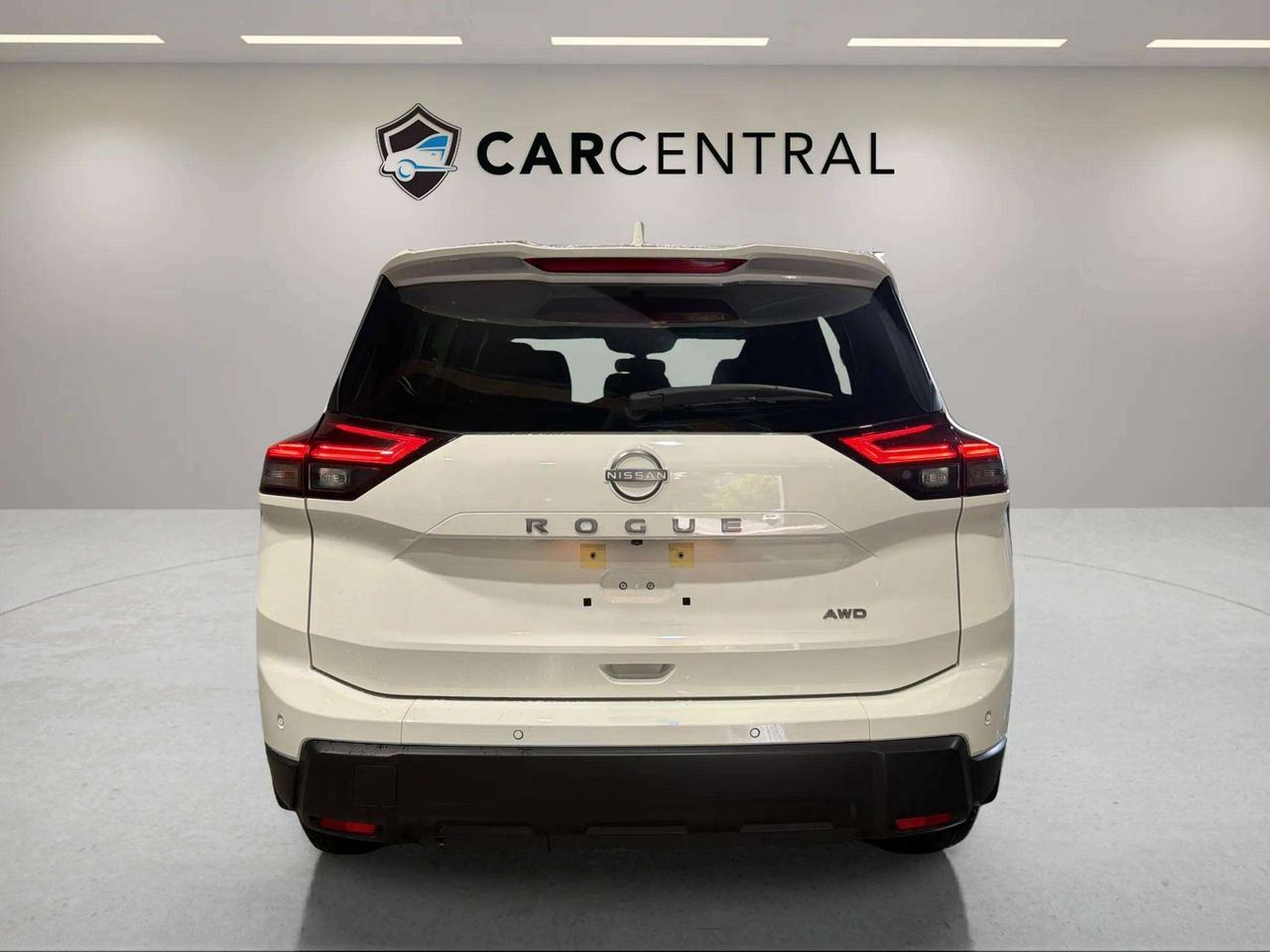 2024 Nissan Rogue S| CLEAN CARFAX| AWD| ONE OWNER| BLIND SPOT Photo3