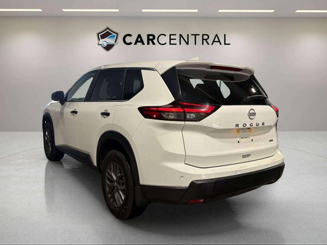 2024 Nissan Rogue S| CLEAN CARFAX| AWD| ONE OWNER| BLIND SPOT Photo