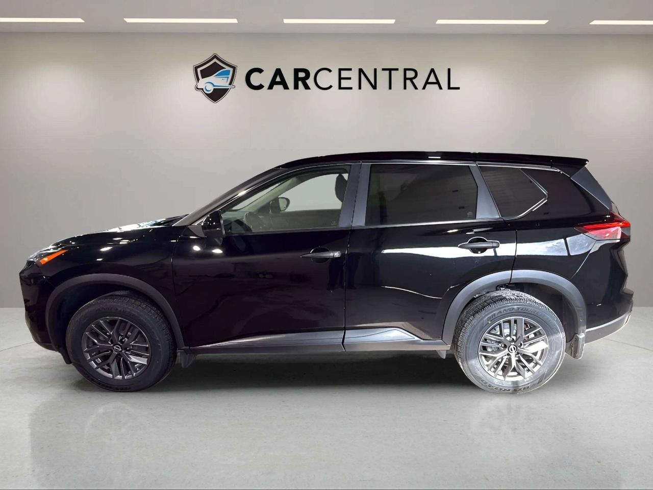 2024 Nissan Rogue S| CLEAN CARFAX| AWD| ONE OWNER| BLIND SPOT Photo
