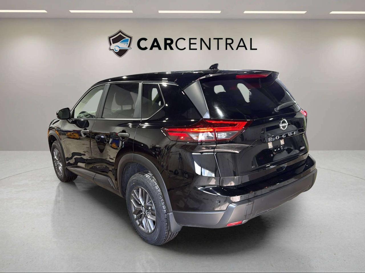 2024 Nissan Rogue S| CLEAN CARFAX| AWD| ONE OWNER| BLIND SPOT Photo