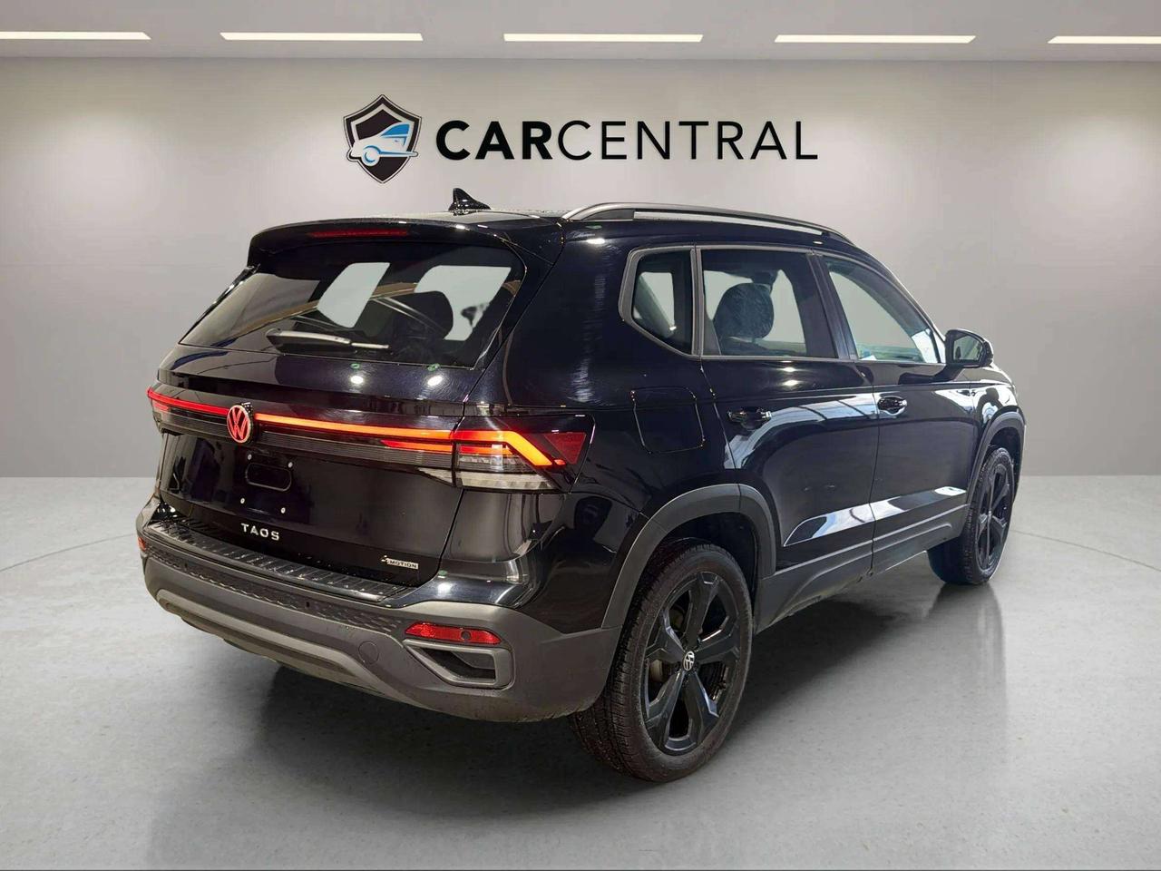 2025 Volkswagen Taos COMFORTLINE| BLACK EDITION| BLIND SPOT| SUNROOF Photo