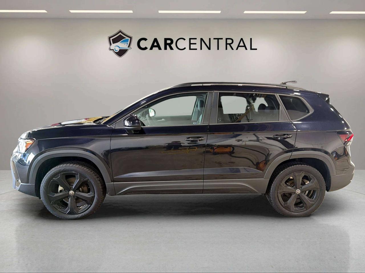 2025 Volkswagen Taos COMFORTLINE| BLACK EDITION| BLIND SPOT| SUNROOF Photo5