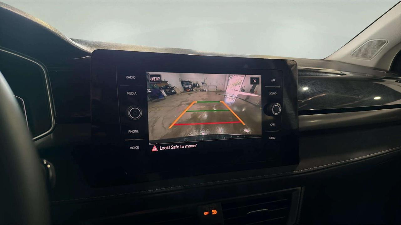 2025 Volkswagen Taos COMFORTLINE| BLACK EDITION| BLIND SPOT| SUNROOF Photo