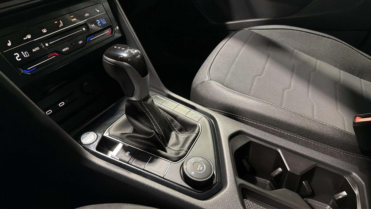 2025 Volkswagen Taos COMFORTLINE| BLACK EDITION| BLIND SPOT| SUNROOF Photo