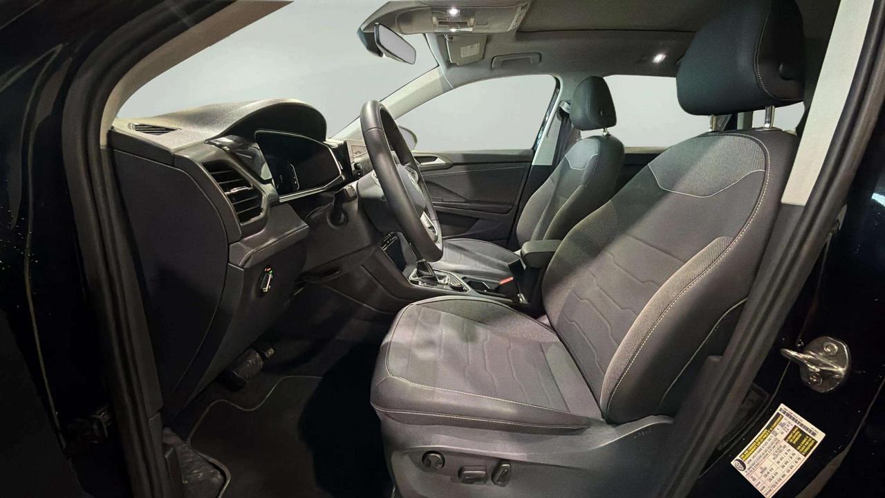2025 Volkswagen Taos COMFORTLINE| BLACK EDITION| BLIND SPOT| SUNROOF Photo