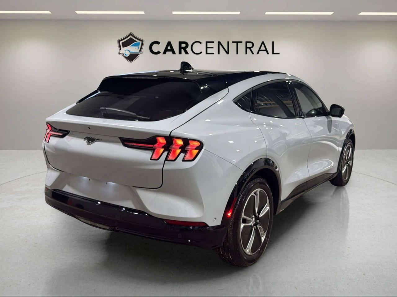 2023 Ford Mustang Mach-E PREMIUM| CLEAN CARFAX| NAVI| LEATHER| SUNROOF Photo