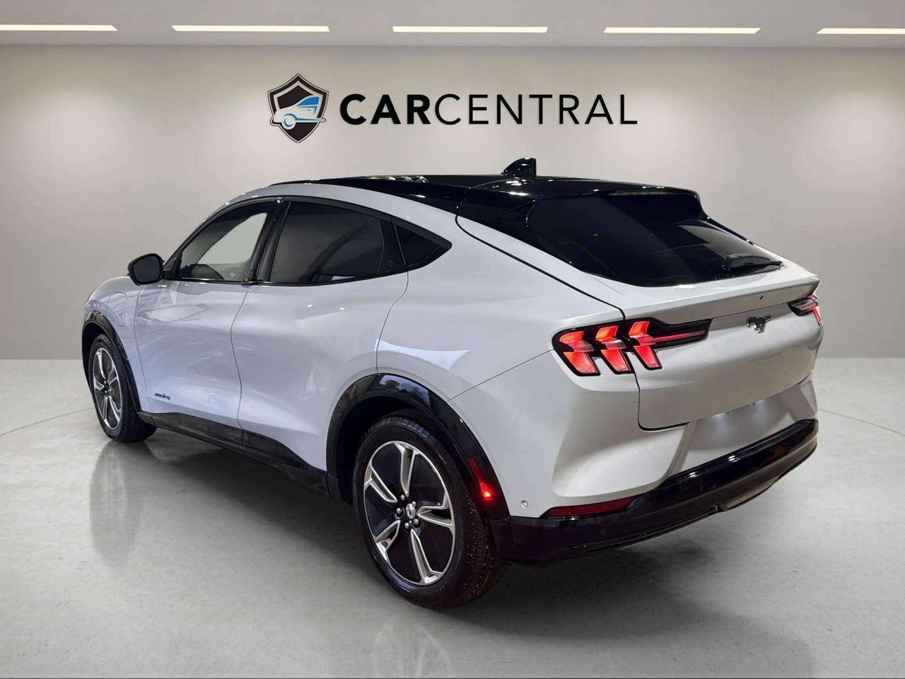 2023 Ford Mustang Mach-E PREMIUM| CLEAN CARFAX| NAVI| LEATHER| SUNROOF Photo