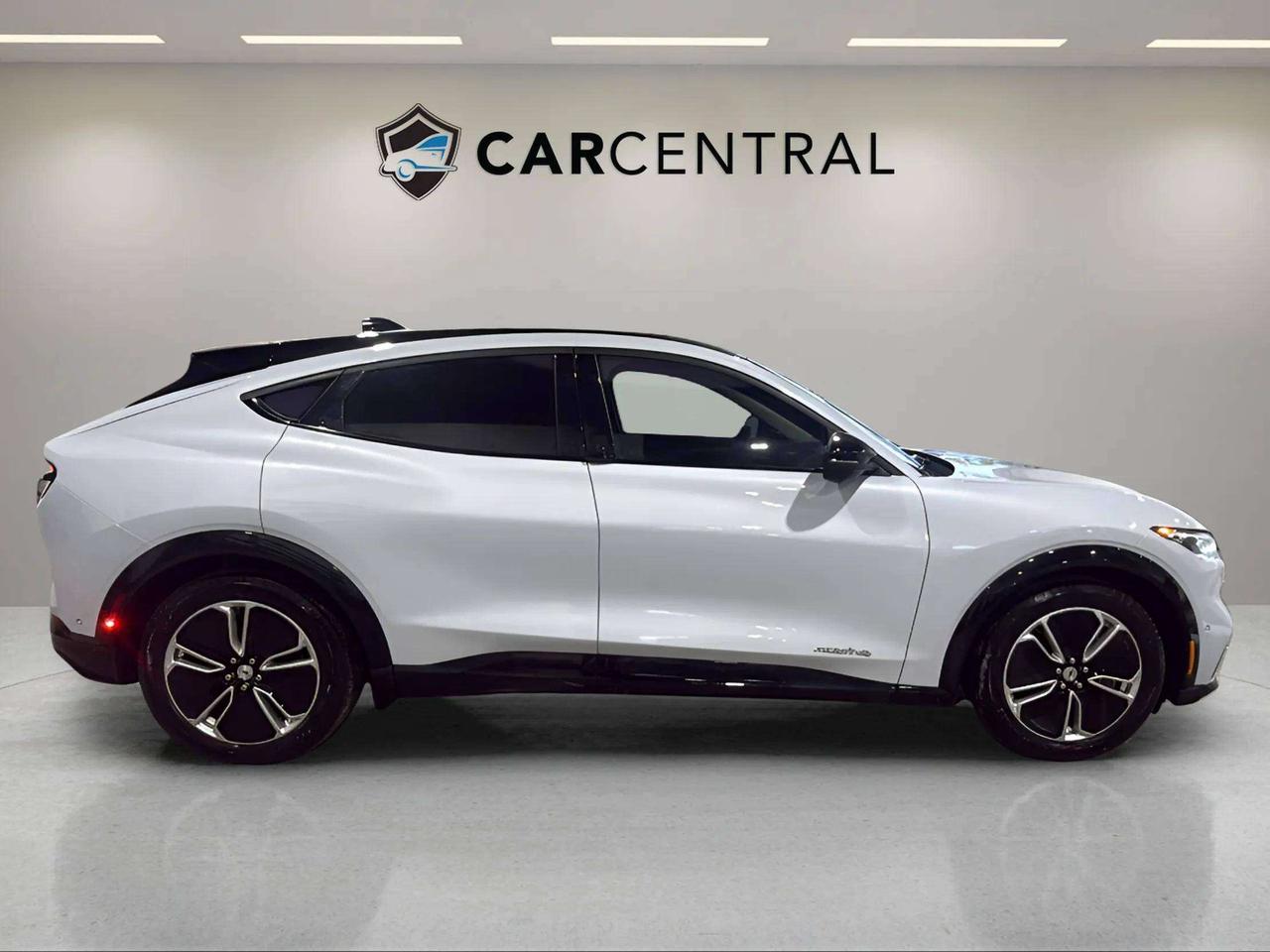 2023 Ford Mustang Mach-E PREMIUM| CLEAN CARFAX| NAVI| LEATHER| SUNROOF Photo