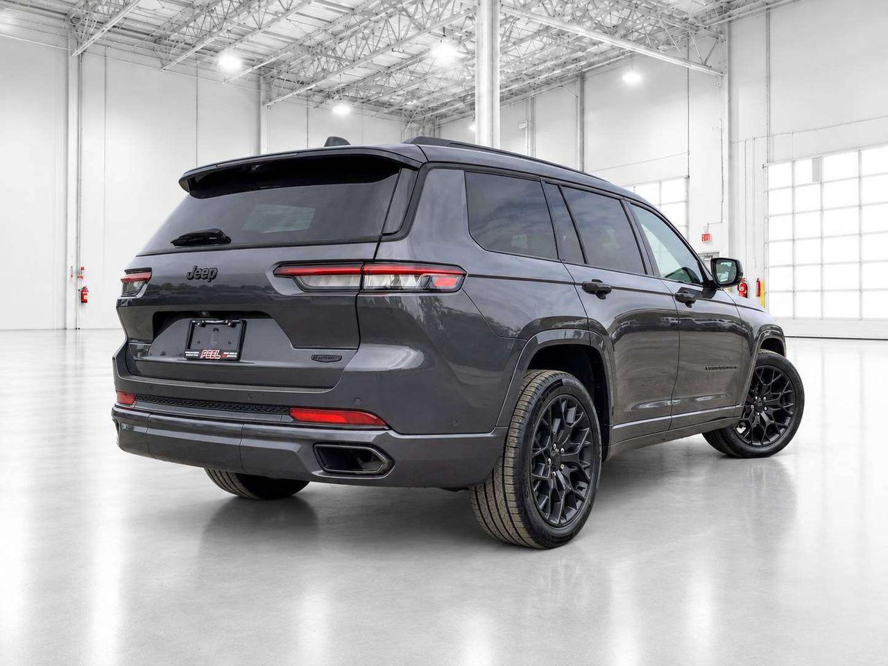 2023 Jeep Grand Cherokee Summit Reserve High Altitude | Adv Protech | 4X4 Photo4