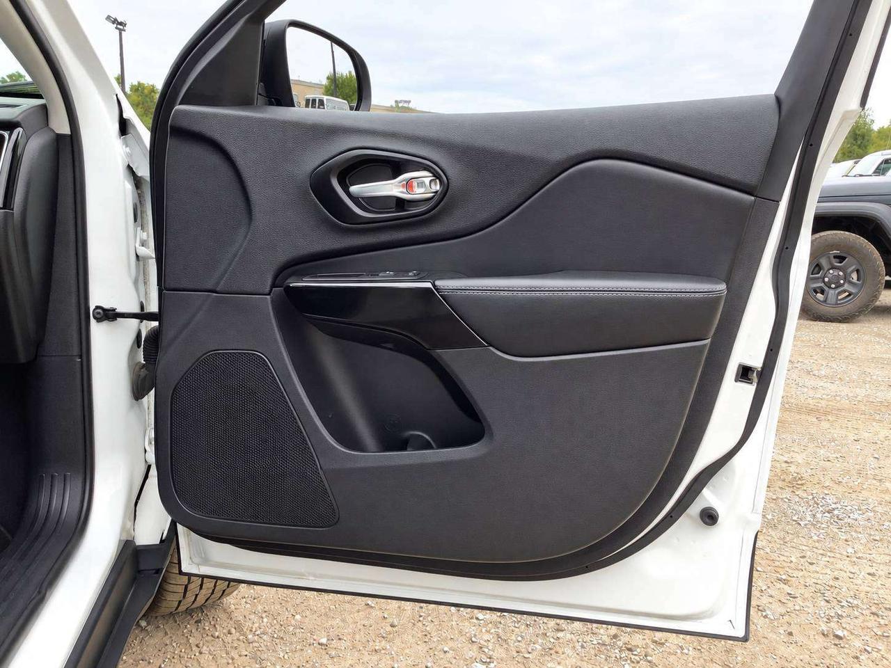 2022 Jeep Cherokee Altitude | Sunroof | Alpine | AS IS | 4X4 Photo
