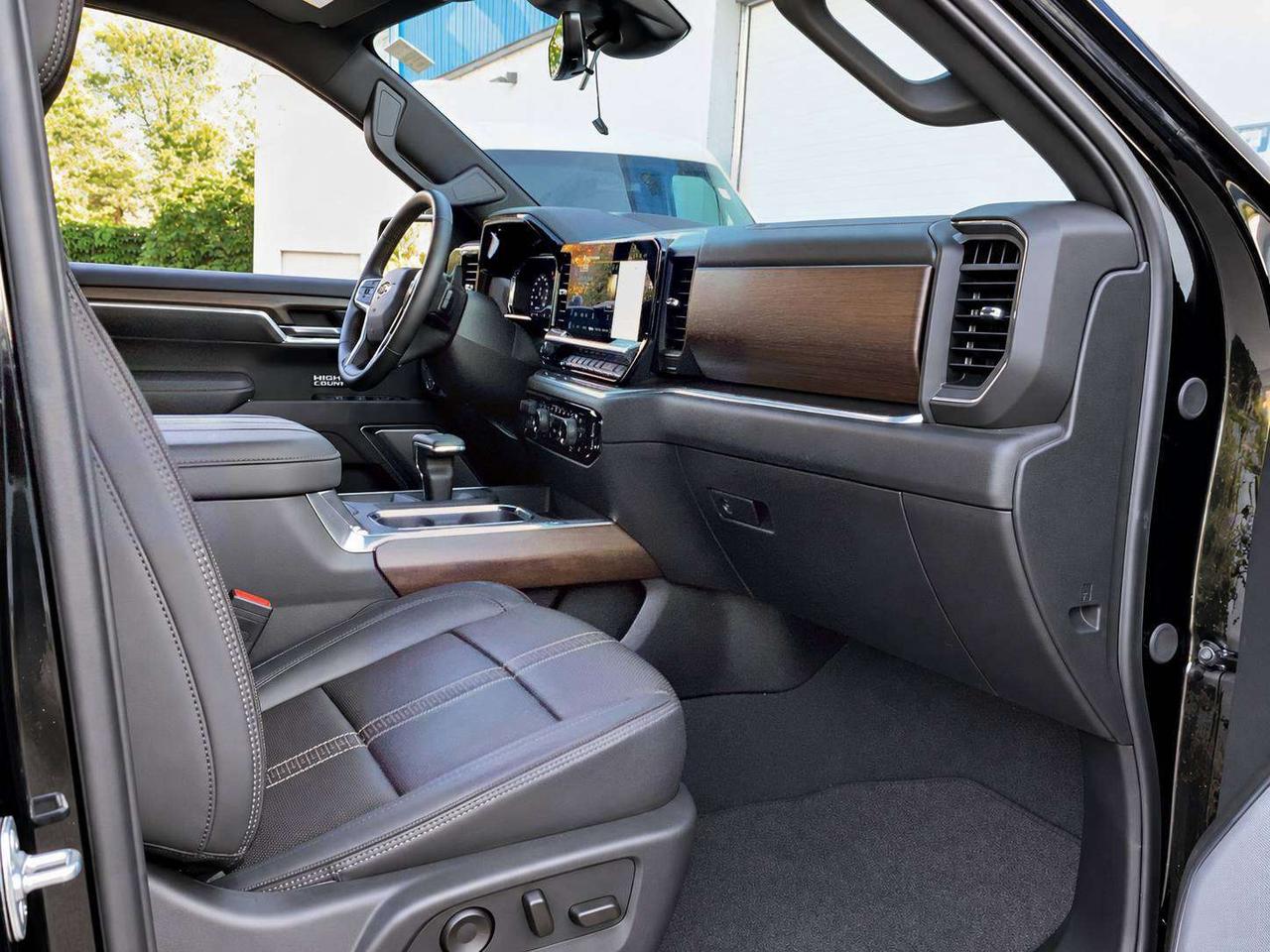2025 Chevrolet Silverado 1500 High Country Duramax | Midnight Ed | Max Tow | 4X4 Photo