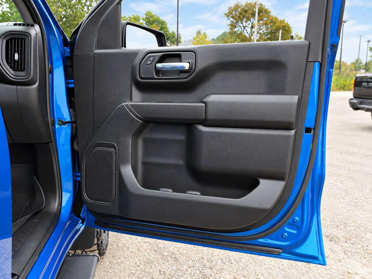 2022 Chevrolet Silverado 1500 Custom Trail Boss 5.3L V8 | Photo