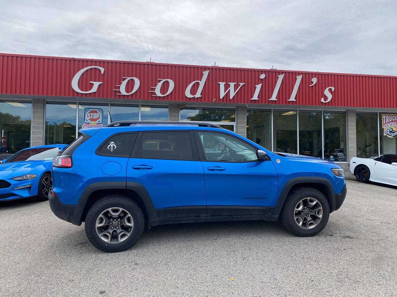 2019 Jeep Cherokee TRAILHAWK, CLEAN CARFAX, LEATHER, REMOTE START! Photo