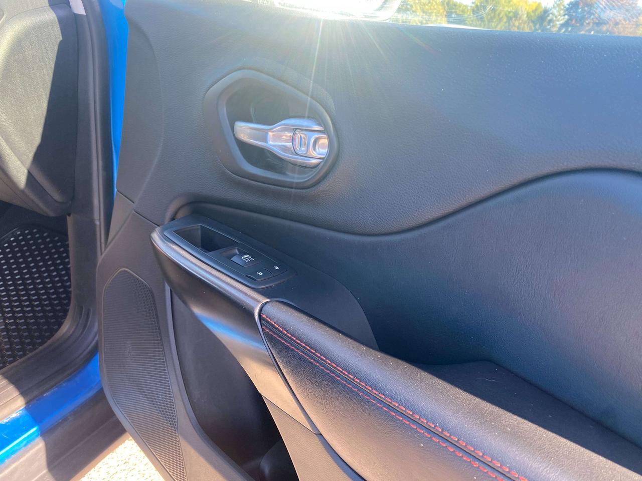 2019 Jeep Cherokee TRAILHAWK, CLEAN CARFAX, LEATHER, REMOTE START! - Photo #31