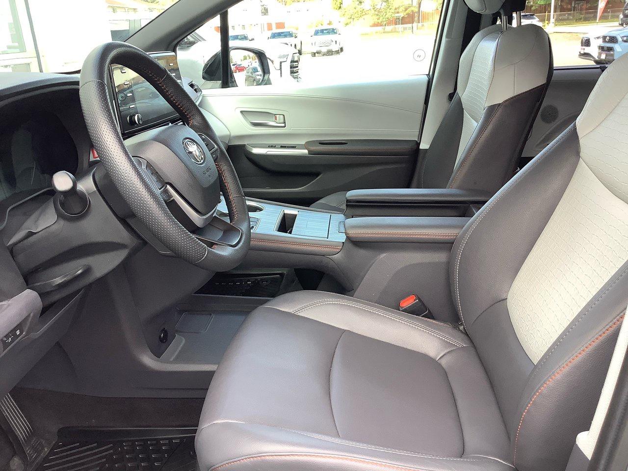 2024 Toyota Sienna  Photo