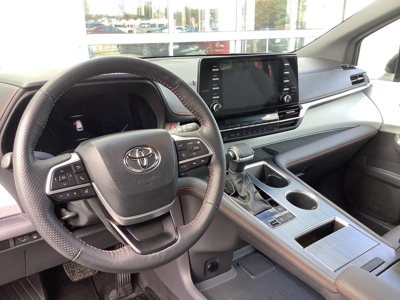 2024 Toyota Sienna  Photo