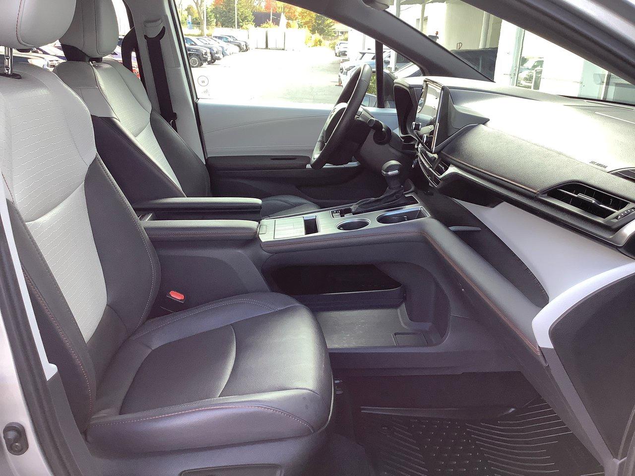2024 Toyota Sienna  Photo