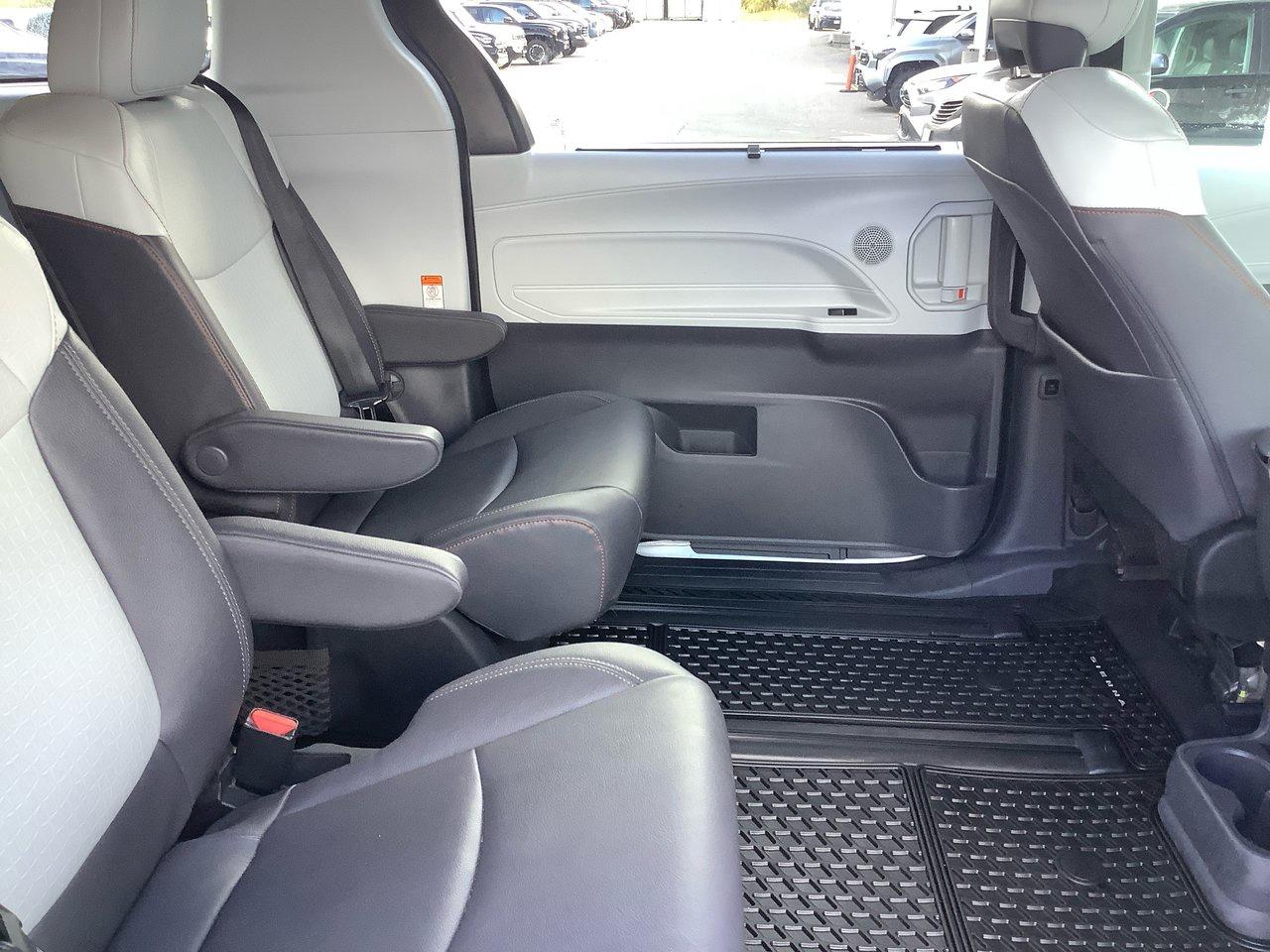 2024 Toyota Sienna  Photo