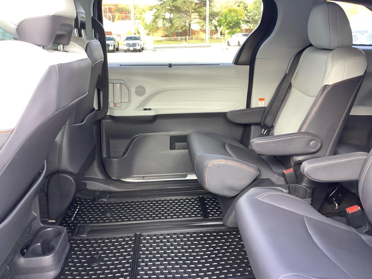 2024 Toyota Sienna  Photo