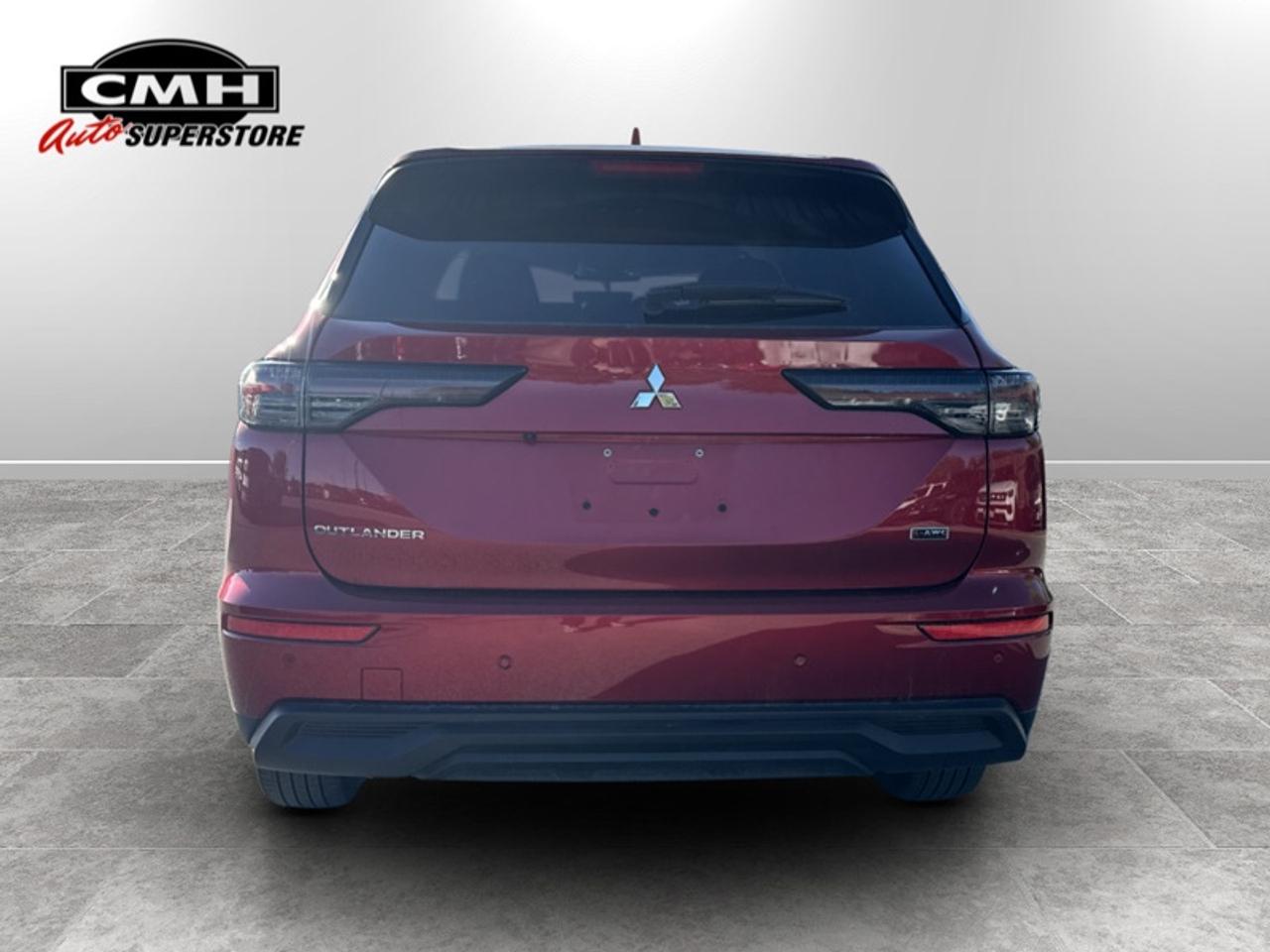 2025 Mitsubishi Outlander ES S-AWC Photo