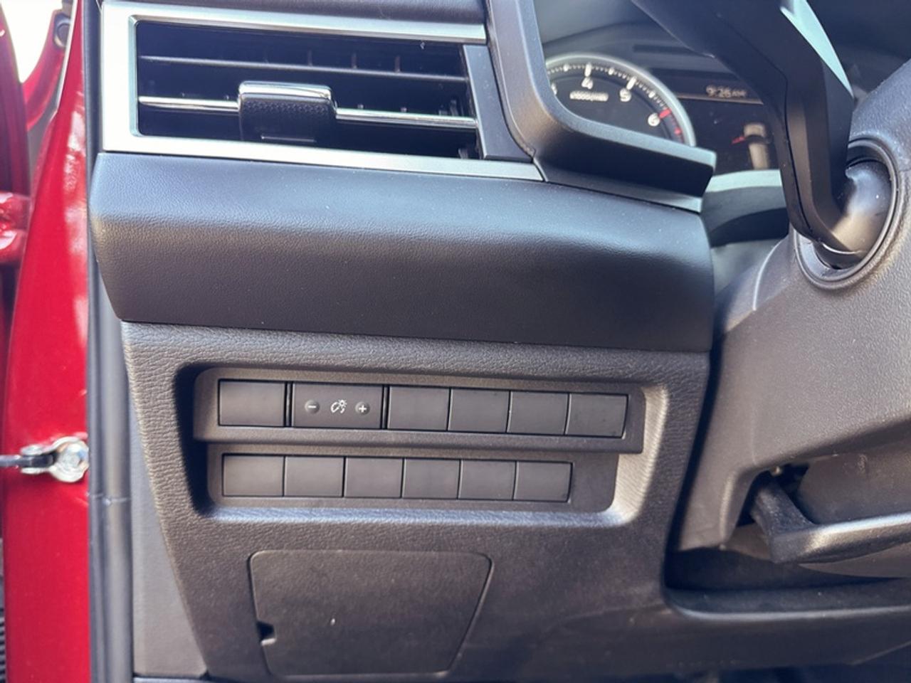 2025 Mitsubishi Outlander ES S-AWC Photo