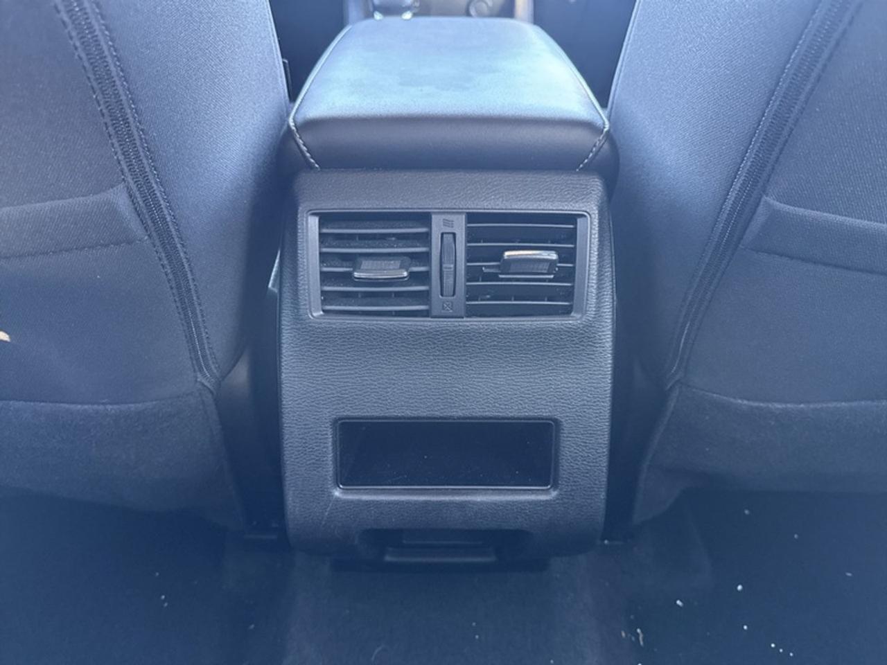 2025 Mitsubishi Outlander ES S-AWC Photo