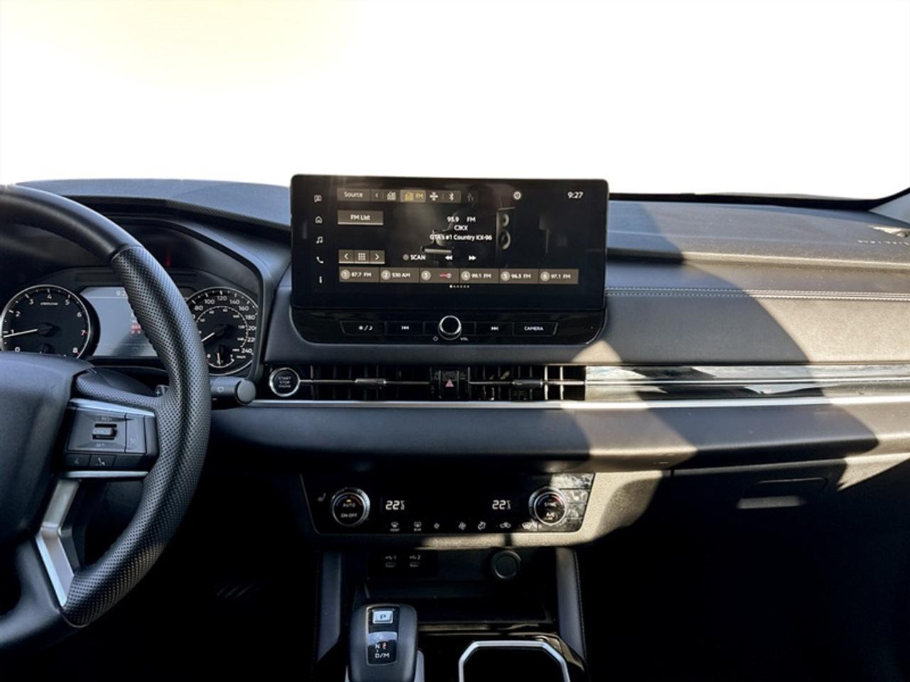 2025 Mitsubishi Outlander ES S-AWC Photo