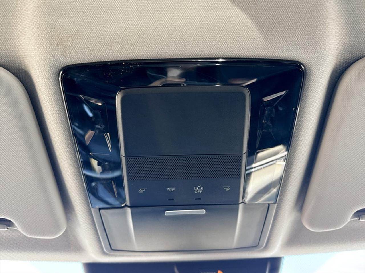 2025 Mitsubishi Outlander ES S-AWC Photo