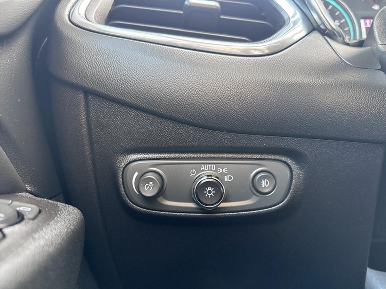 2018 Chevrolet Equinox Premier True North Edition  **CLEAN** Photo