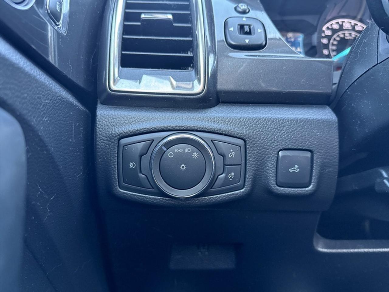 2021 Ford Ranger Lariat  **ONE OWNER** Photo
