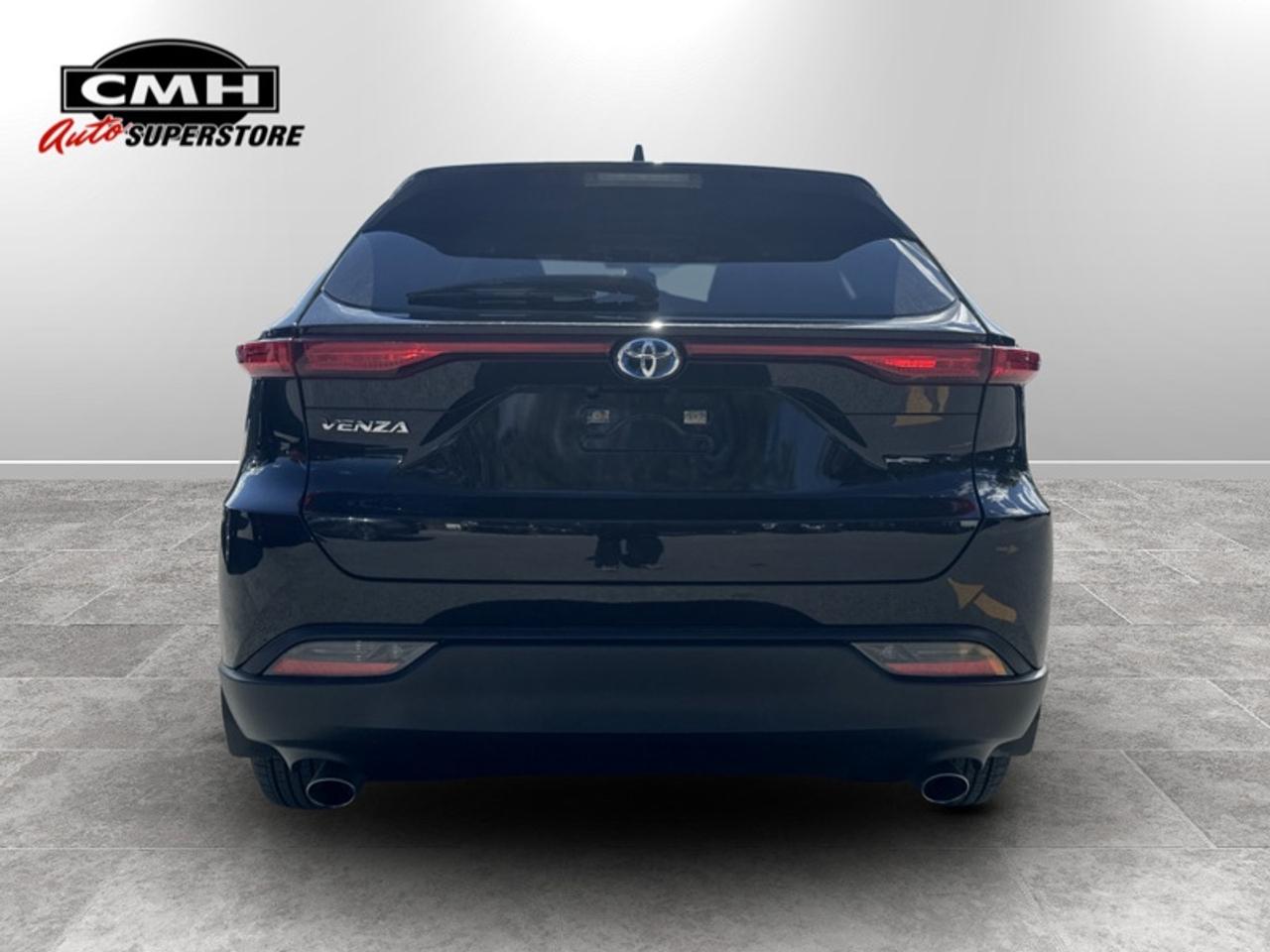 2024 Toyota Venza LE  **PWR GATE - APPLE CARPLAY** Photo