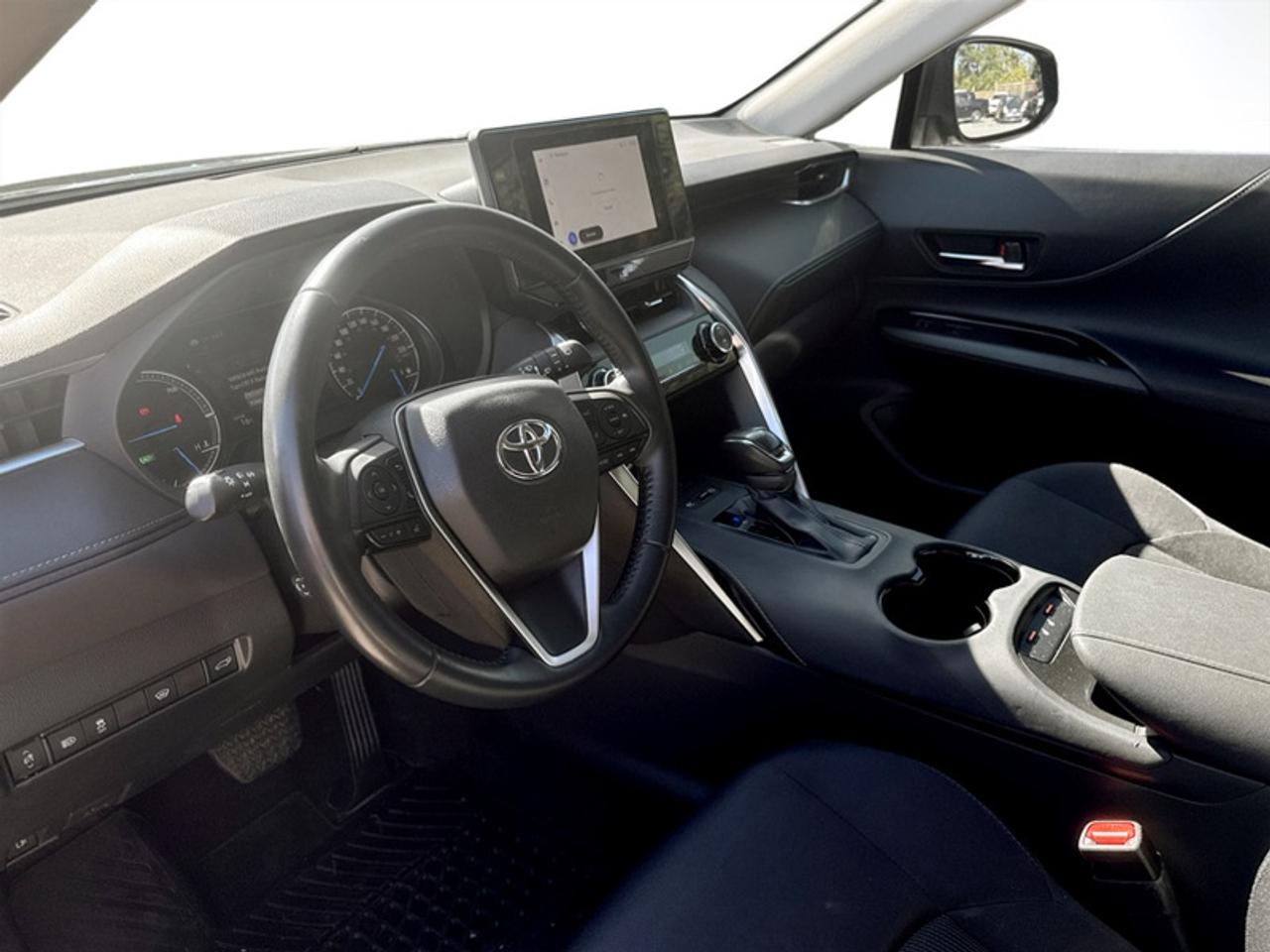 2024 Toyota Venza LE  **PWR GATE - APPLE CARPLAY** Photo