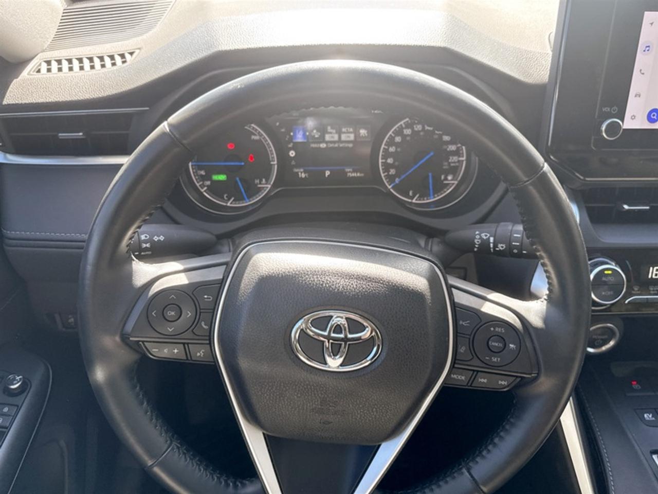 2024 Toyota Venza LE  **PWR GATE - APPLE CARPLAY** Photo