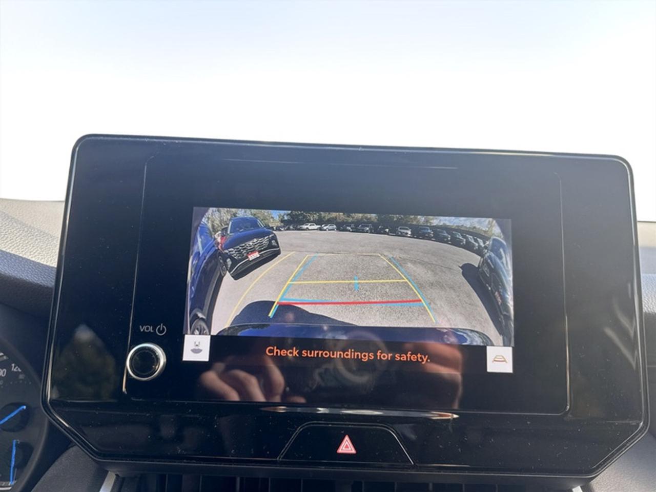 2024 Toyota Venza LE  **PWR GATE - APPLE CARPLAY** Photo