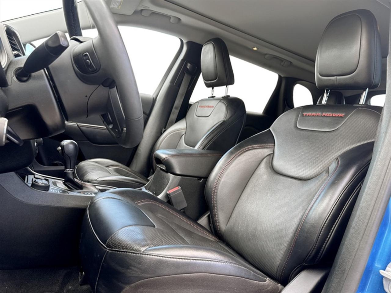2022 Jeep Cherokee Trailhawk Elite  **LOW MILEAGE** Photo