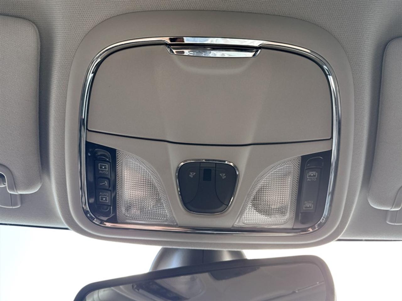 2022 Jeep Cherokee Trailhawk Elite  **LOW MILEAGE** Photo