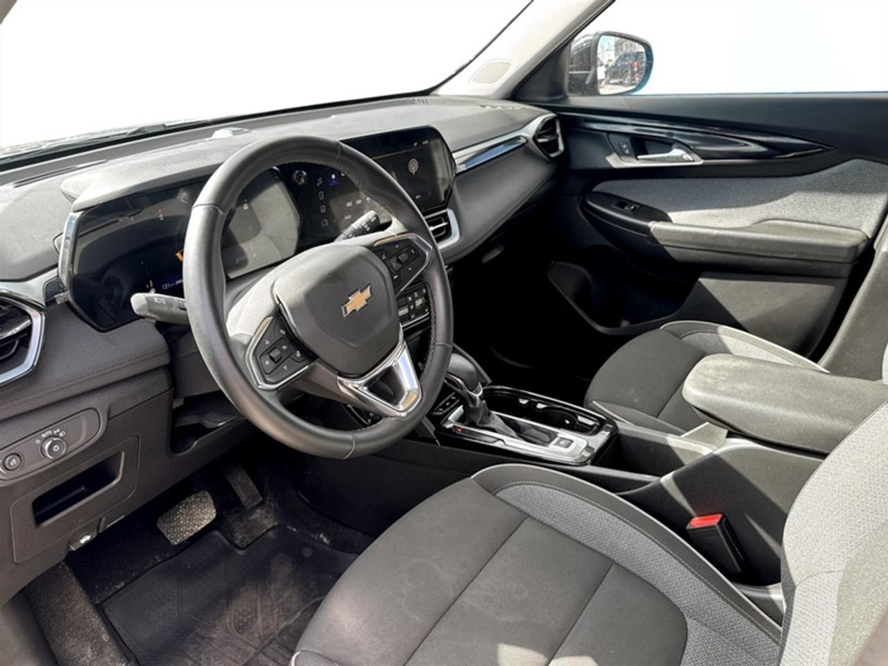 2024 Chevrolet TrailBlazer LT w/Convenience Pkg  **LOW KMS** Photo