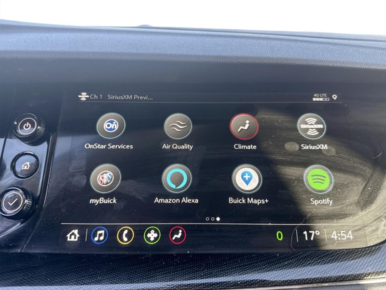 2022 Buick Envision Preferred w/Safety Pkg  **CLEAN CARFAX** Photo