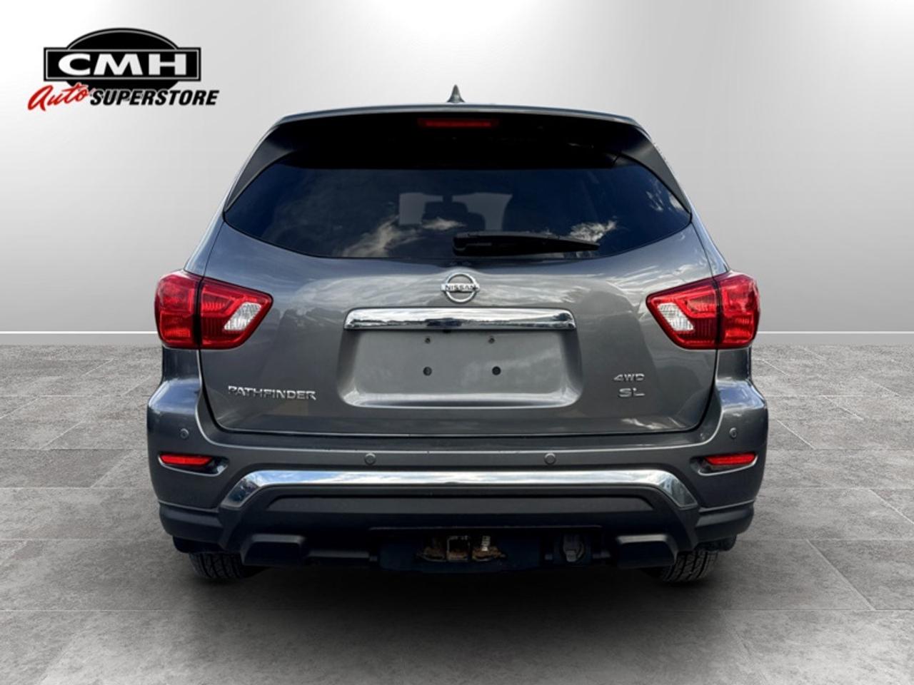2020 Nissan Pathfinder SL  **CLEAN CARFAX** Photo