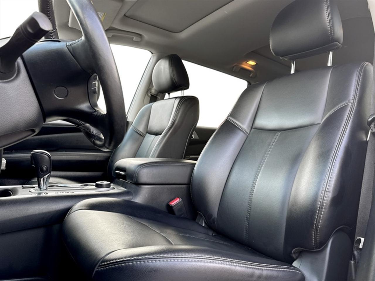 2020 Nissan Pathfinder SL  **CLEAN CARFAX** Photo