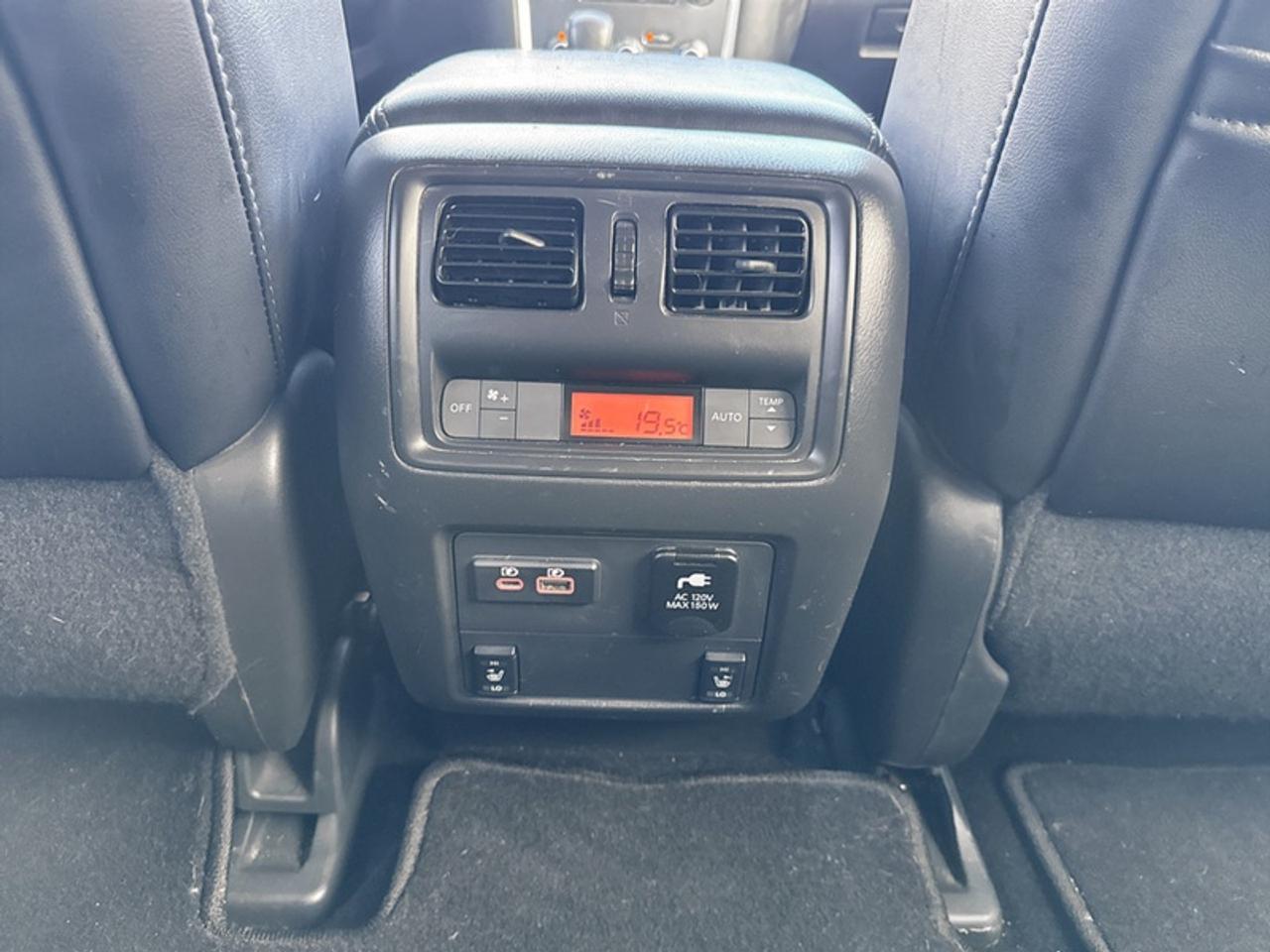 2020 Nissan Pathfinder SL  **CLEAN CARFAX** Photo